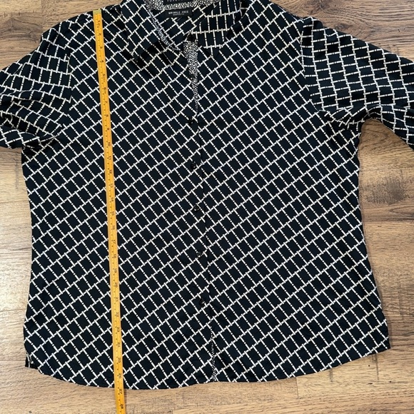 FOXCROFT Black and White Patterned Blouse - Picture 5 of 8